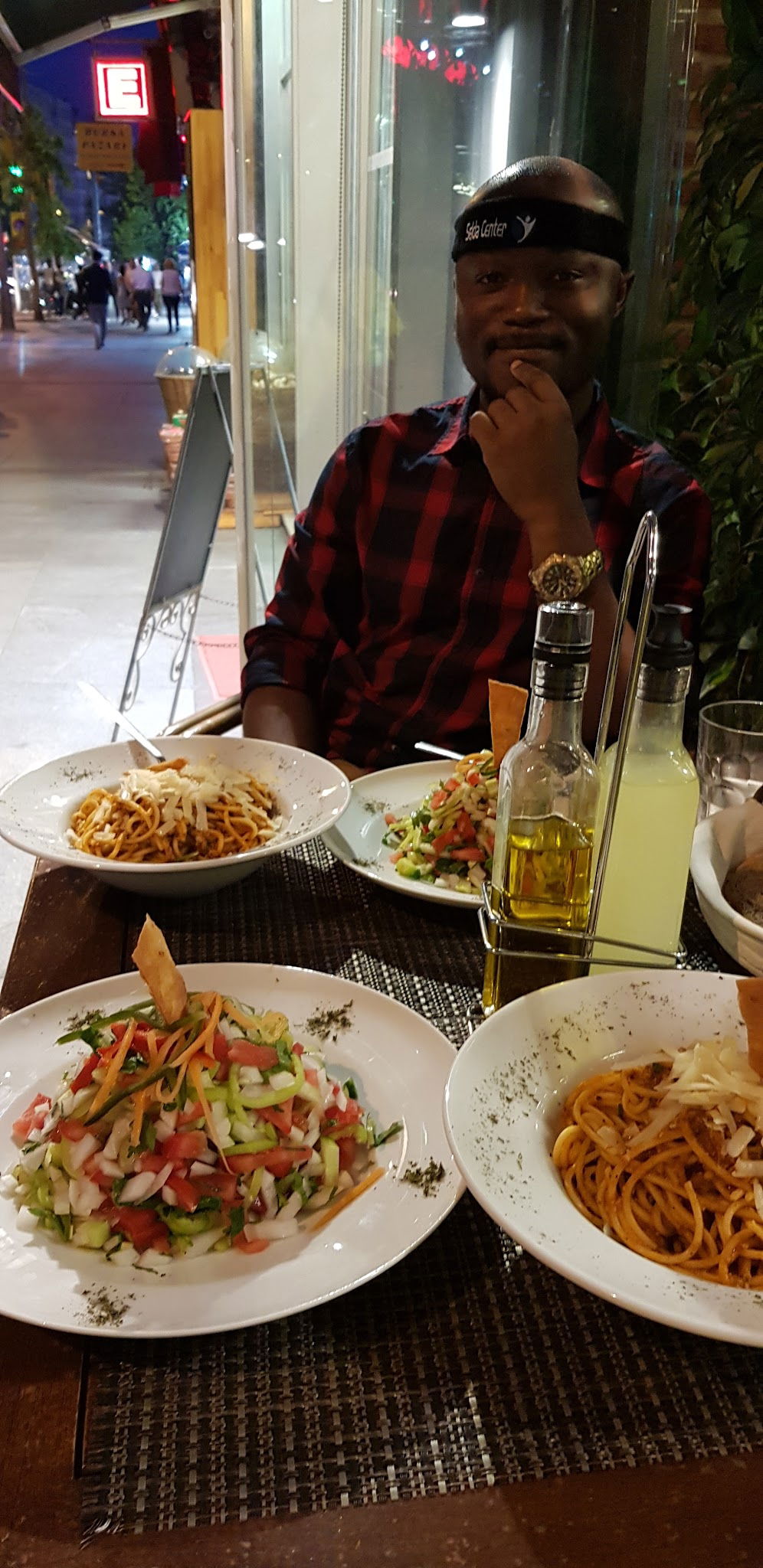 Mono Cafe & Brasserie