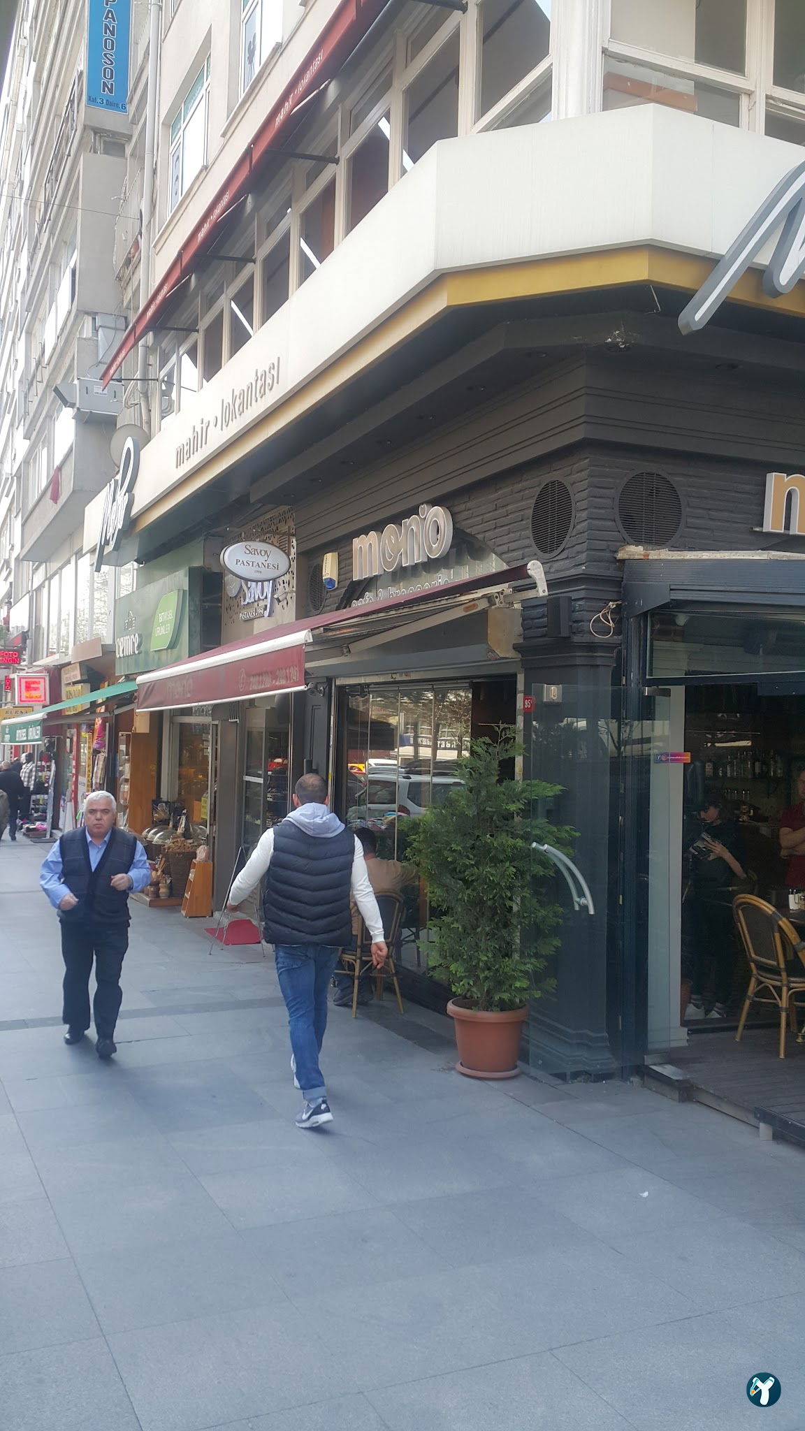 Mono Cafe & Brasserie