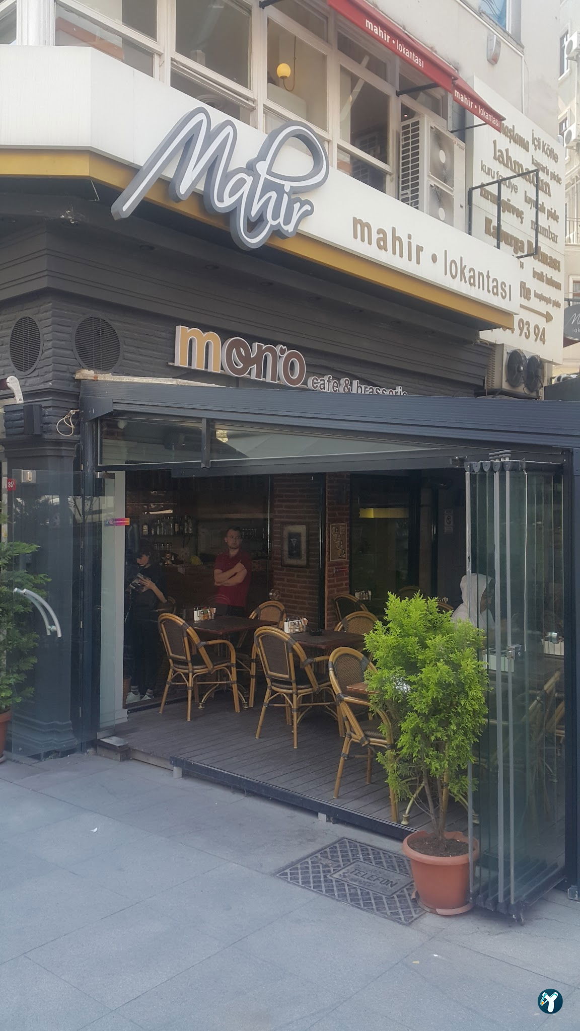 Mono Cafe & Brasserie