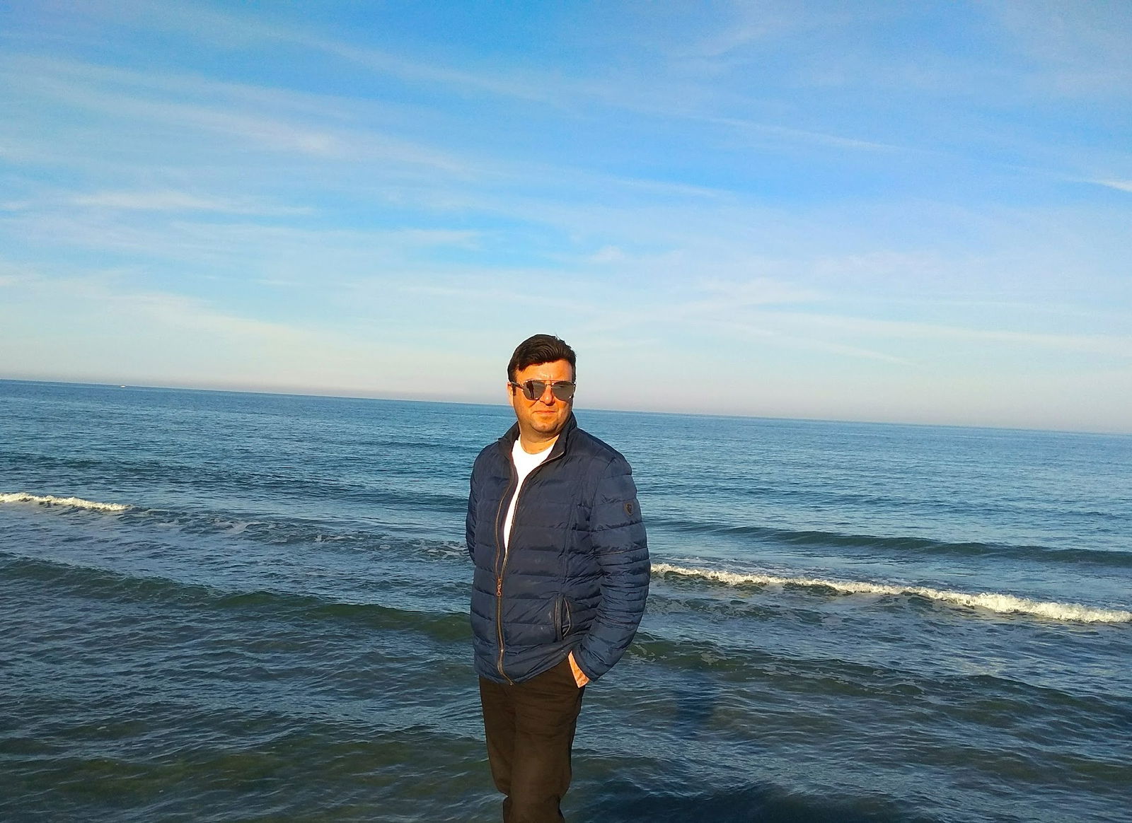 Nesh | Waffle · Burger · Coffee