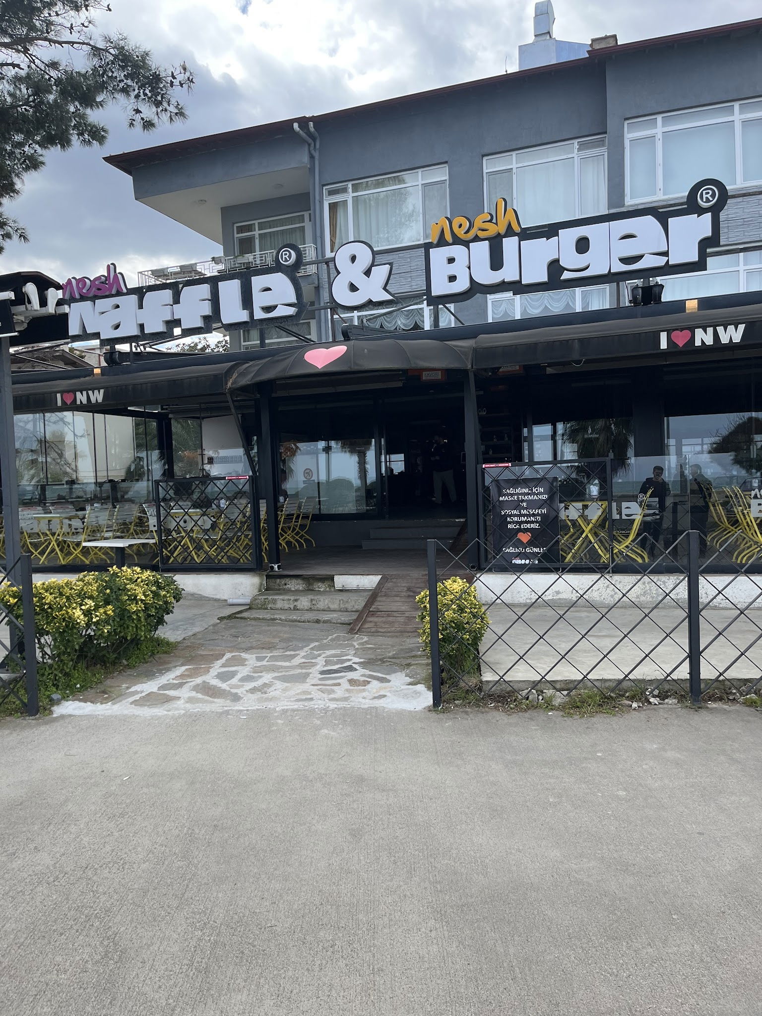 Nesh | Waffle · Burger · Coffee