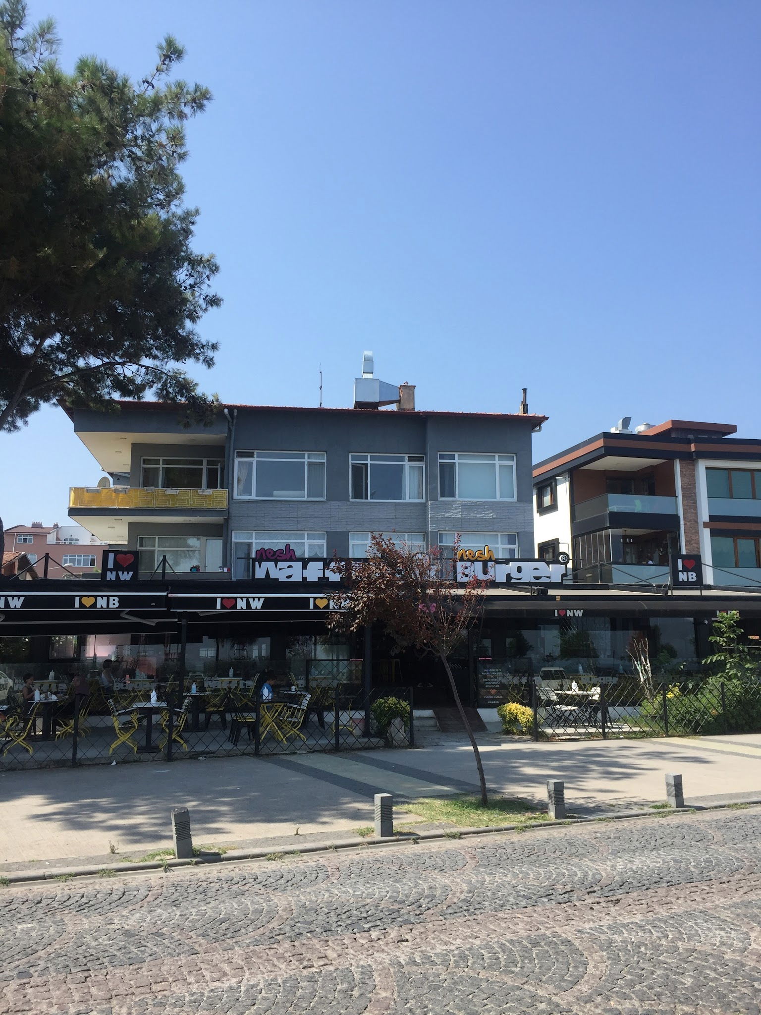 Nesh | Waffle · Burger · Coffee