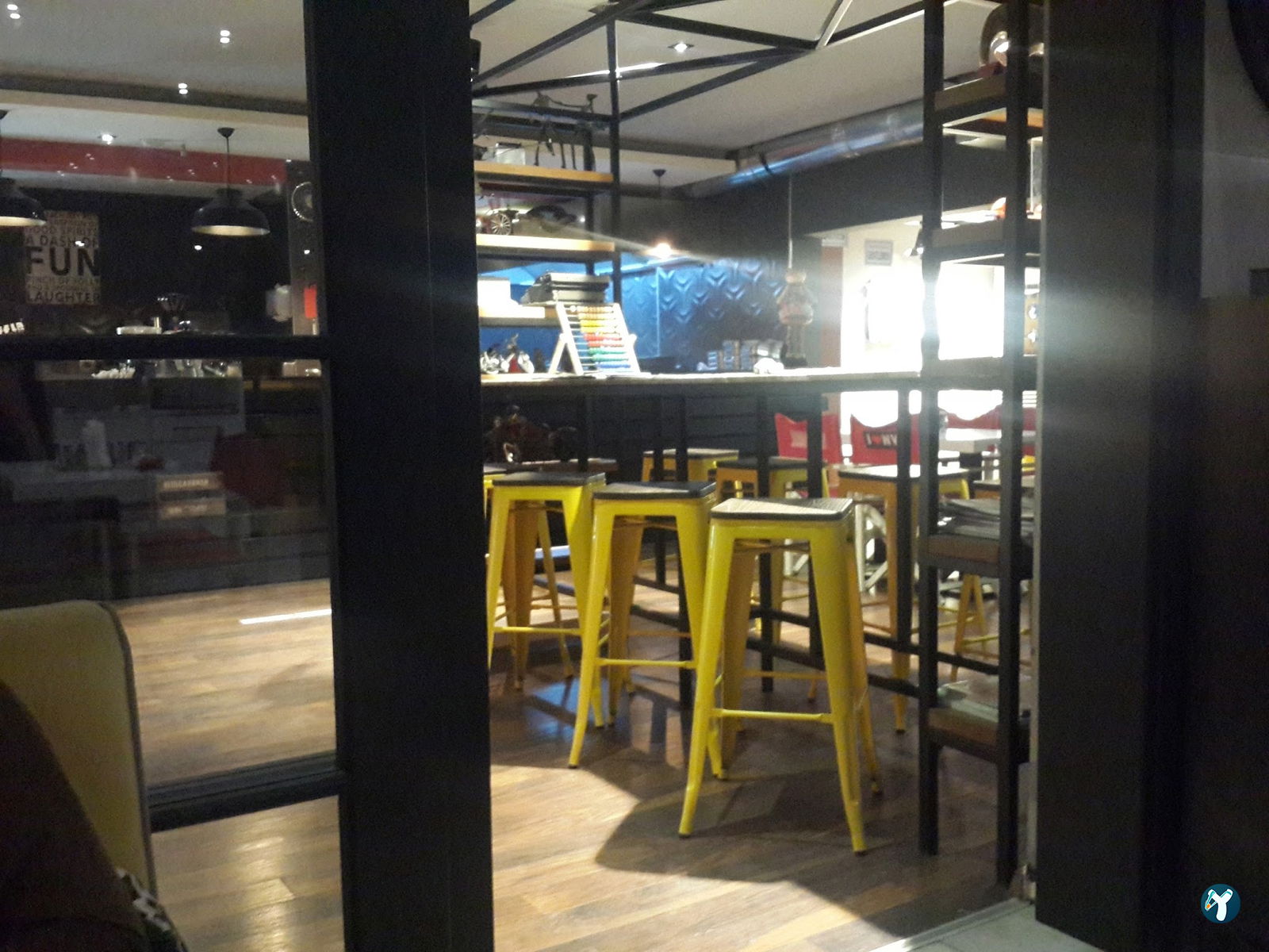 Nesh | Waffle · Burger · Coffee