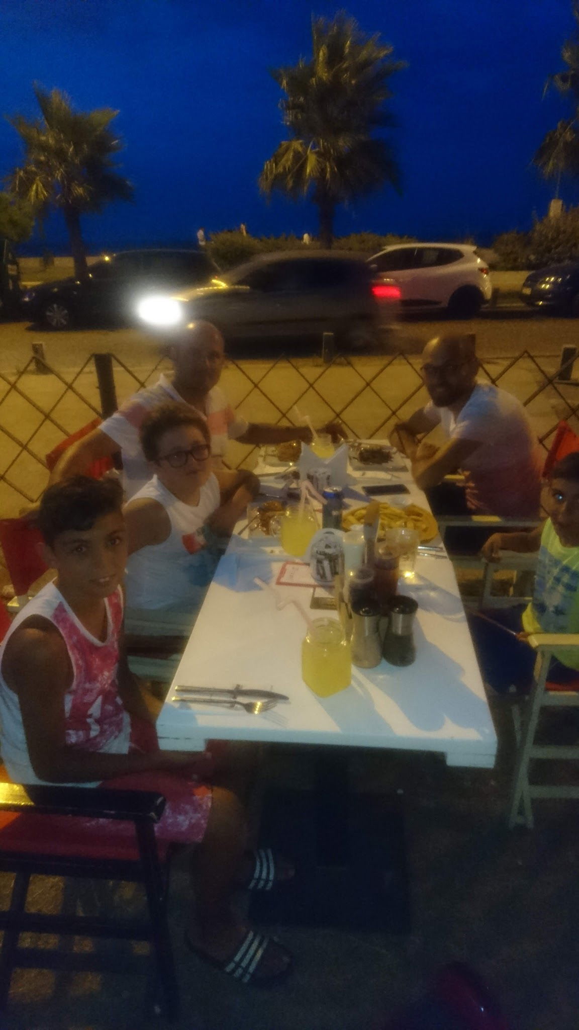 Nesh | Waffle · Burger · Coffee