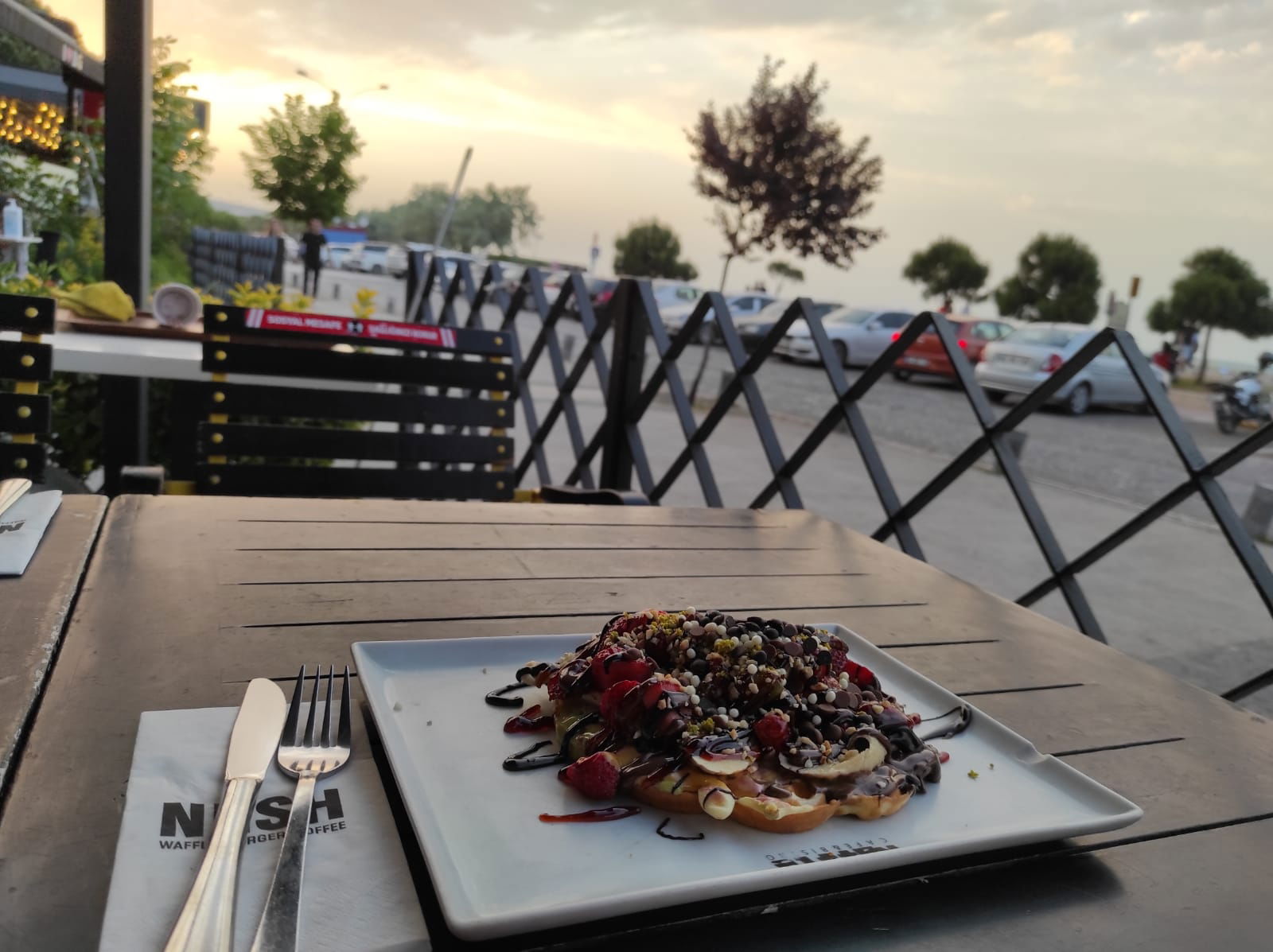 Nesh | Waffle · Burger · Coffee