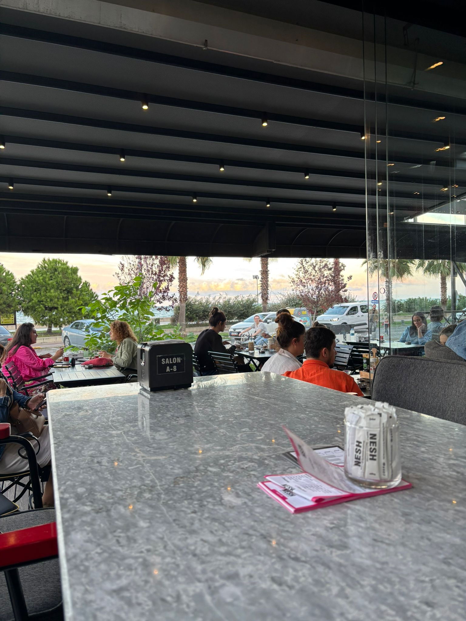 Nesh | Waffle · Burger · Coffee