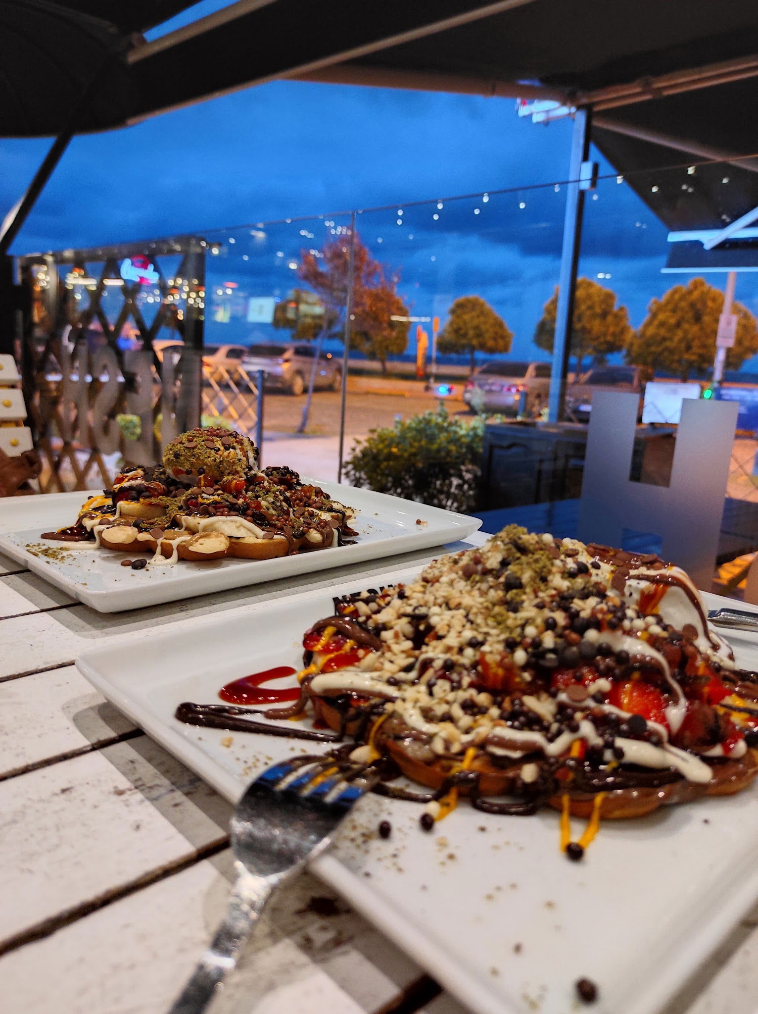 Nesh | Waffle · Burger · Coffee