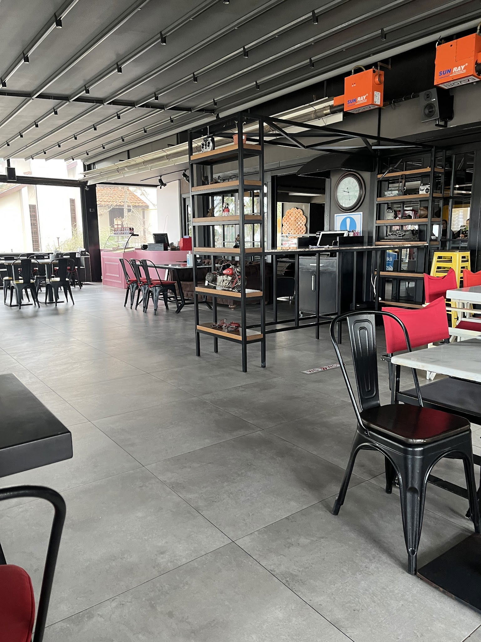 Nesh | Waffle · Burger · Coffee