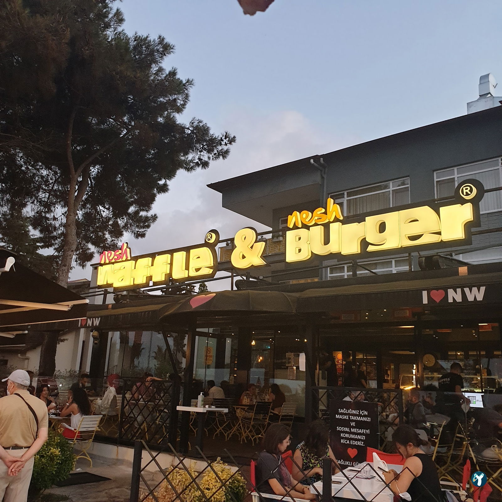 Nesh | Waffle · Burger · Coffee