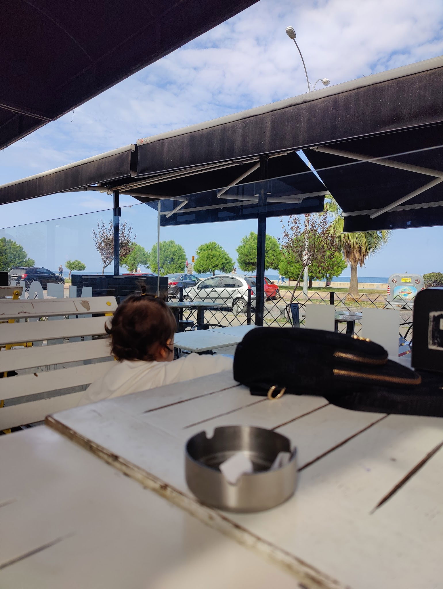 Nesh | Waffle · Burger · Coffee