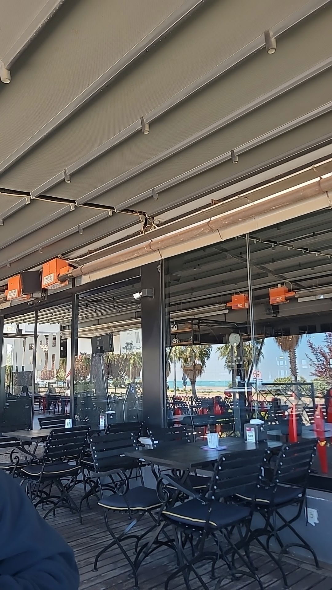 Nesh | Waffle · Burger · Coffee