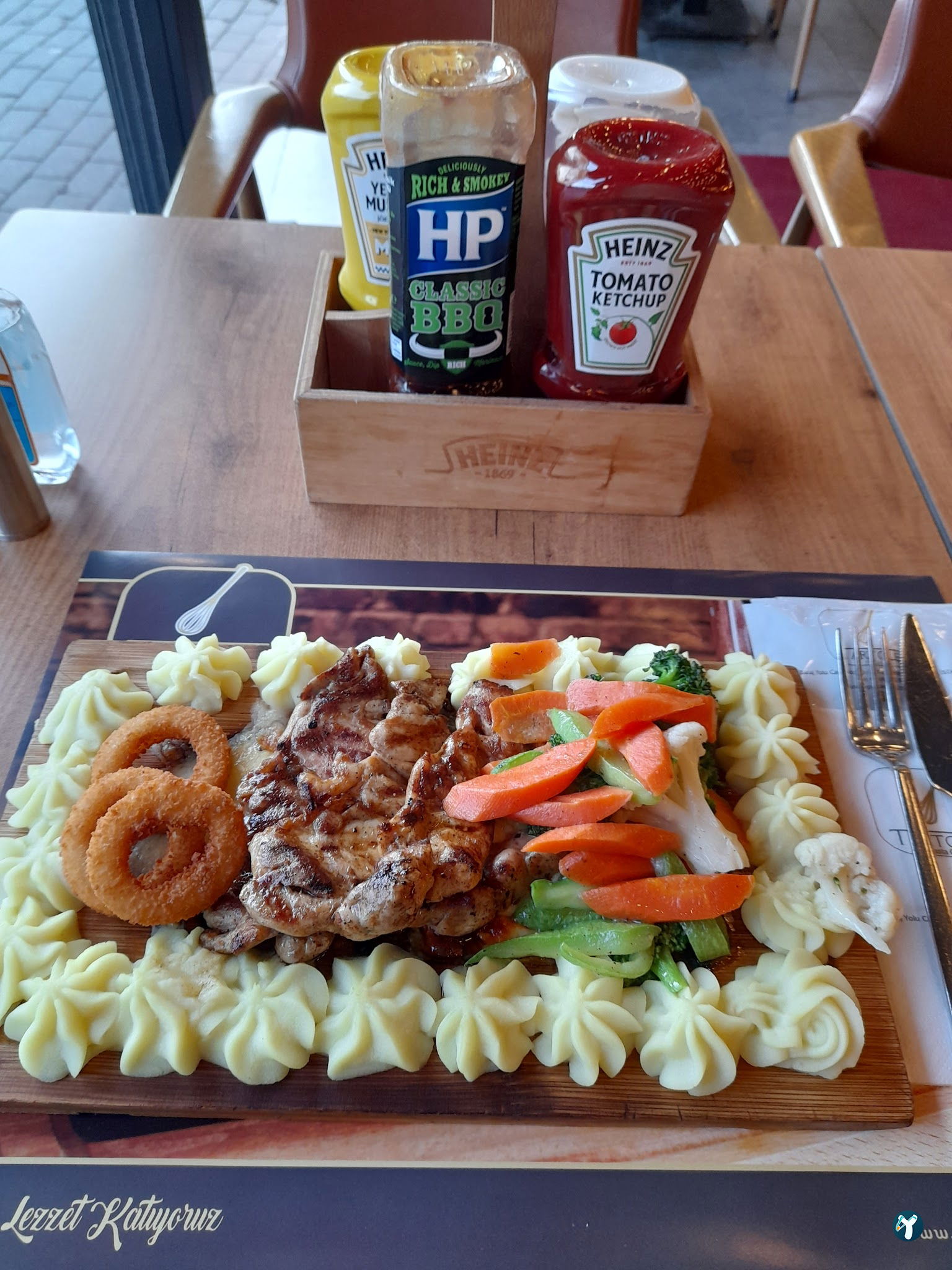 Tartolet Pasta Cafe
