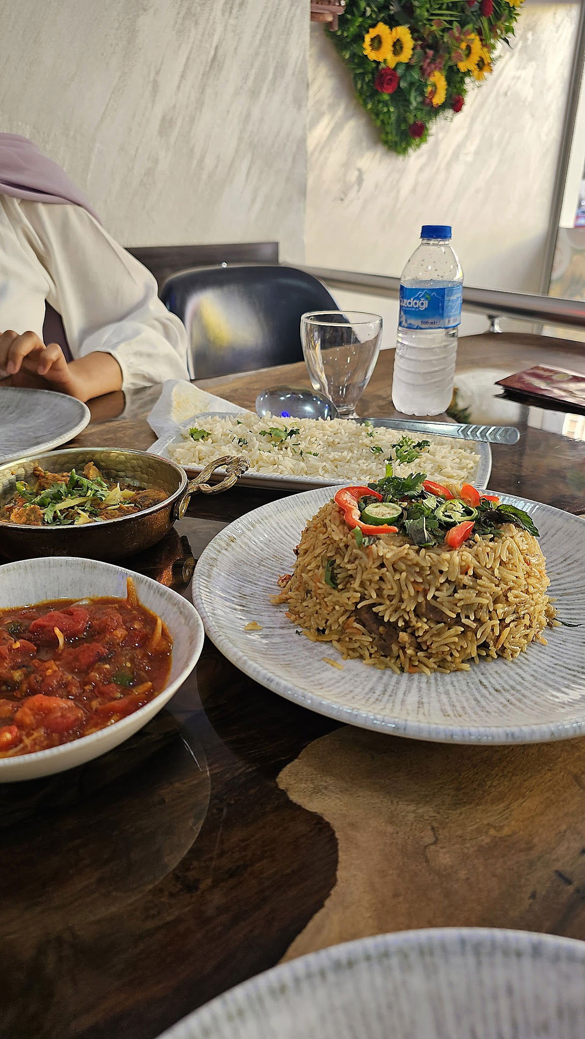 Dhaka Lounge Cafe, Restaurant & Cultural Center