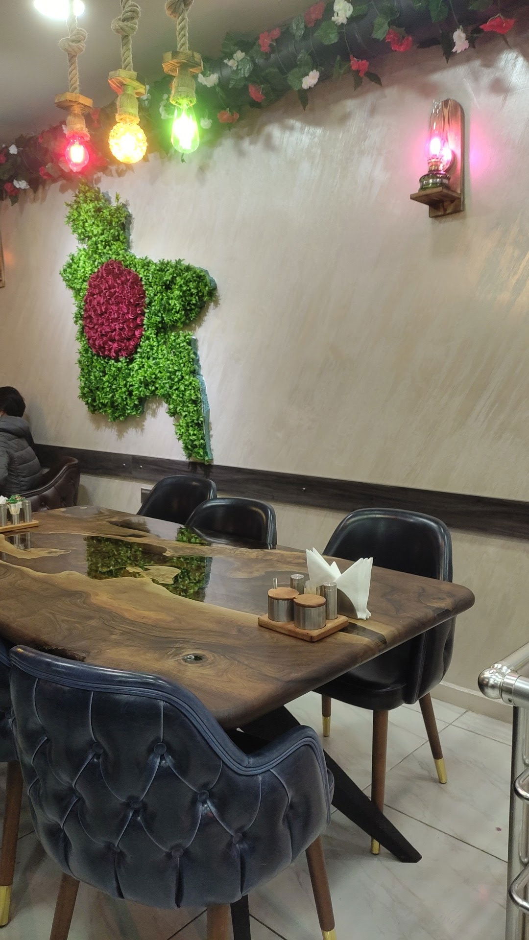 Dhaka Lounge Cafe, Restaurant & Cultural Center