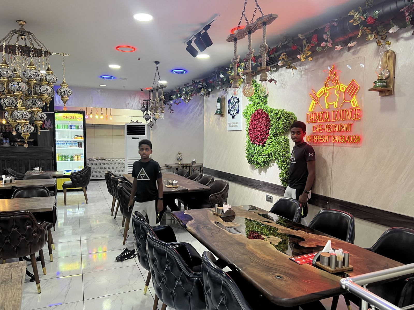 Dhaka Lounge Cafe, Restaurant & Cultural Center