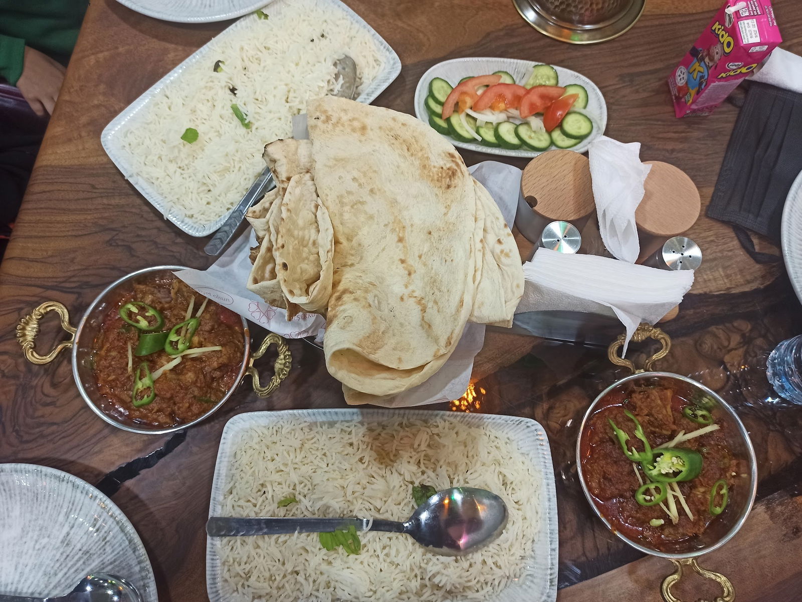 Dhaka Lounge Cafe, Restaurant & Cultural Center