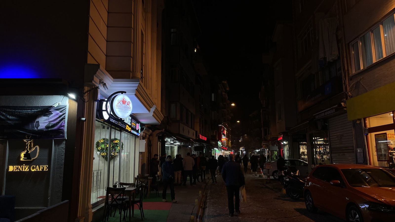 Dhaka Lounge Cafe, Restaurant & Cultural Center