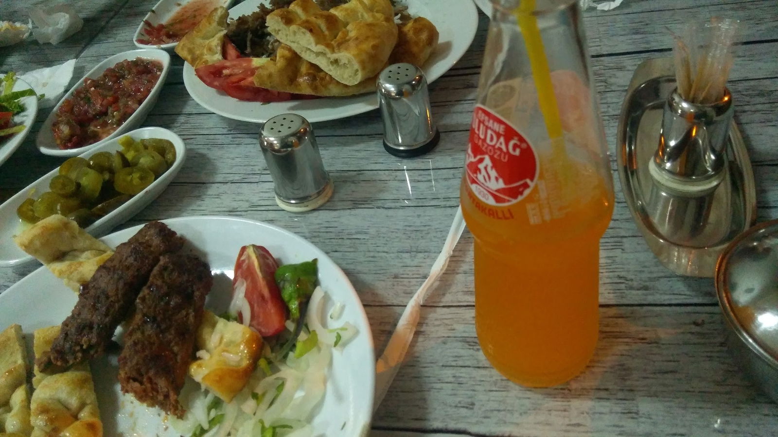 Çarşı Mevlana Pide Kebap İskender Salonu Sulu Yemek