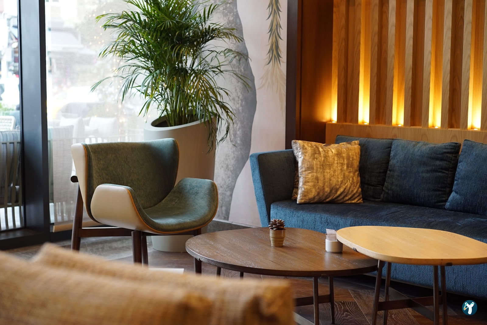 Primo Cafe & Bar