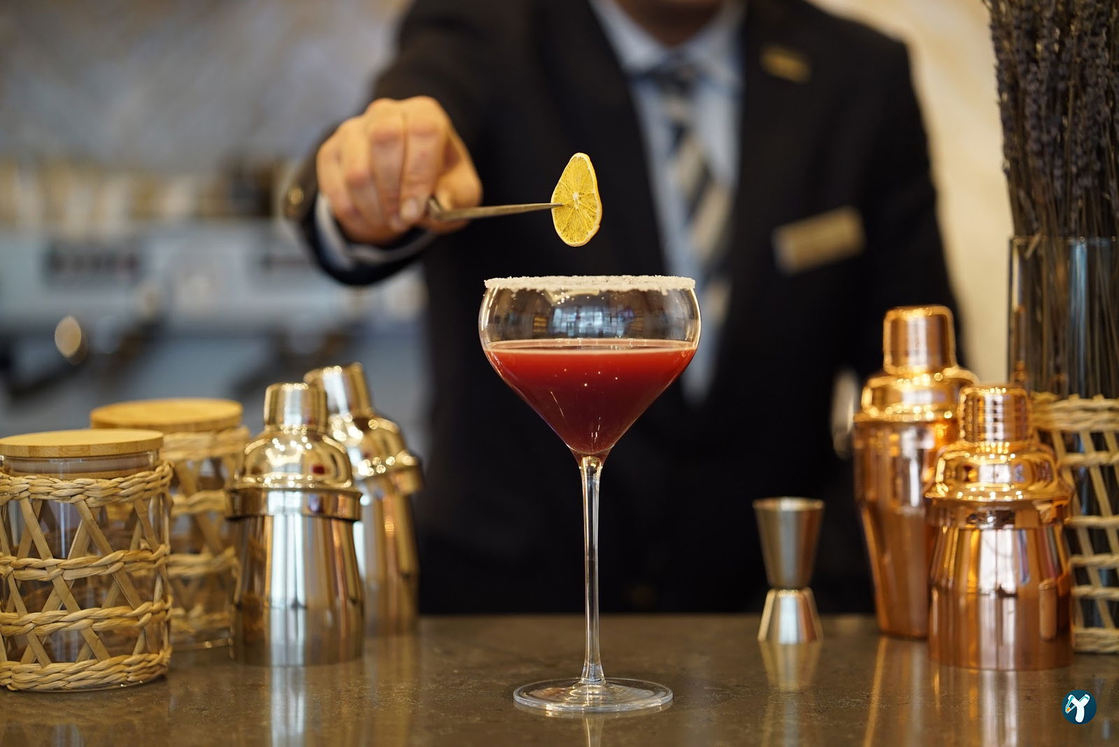 Primo Cafe & Bar