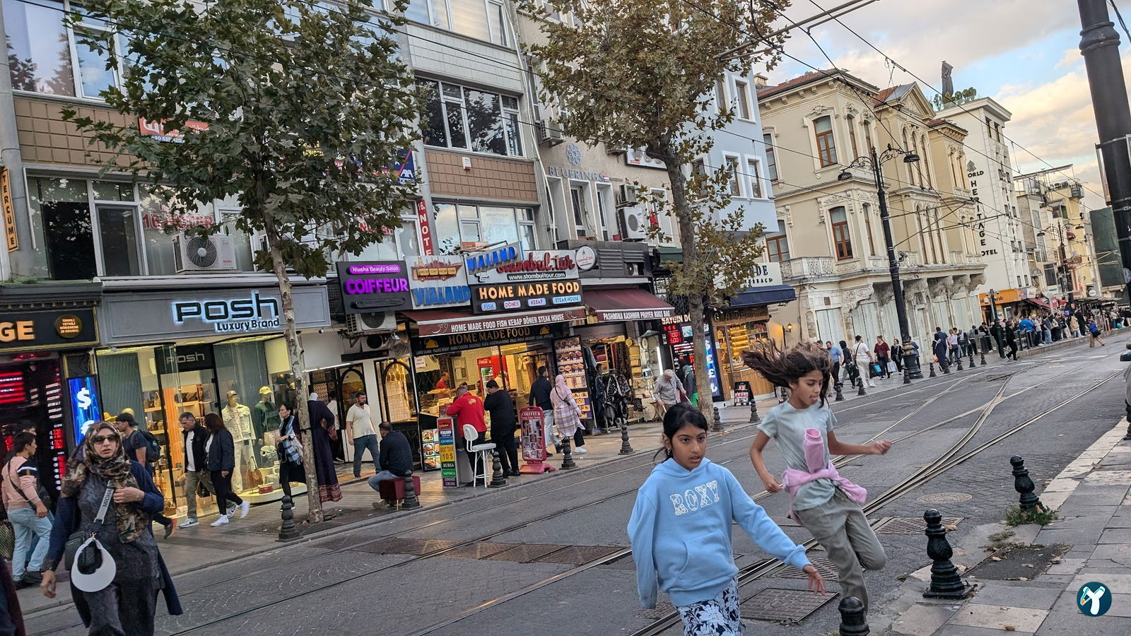 Baran 2 Restaurants