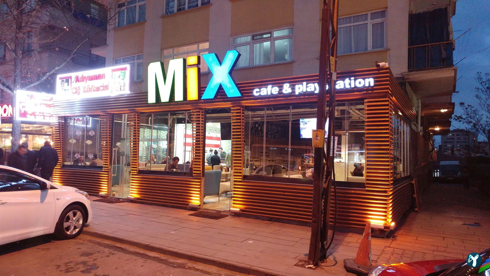 Mix Cafe & Playstation