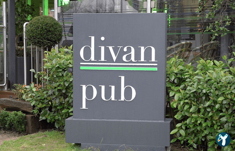 Divan Pub