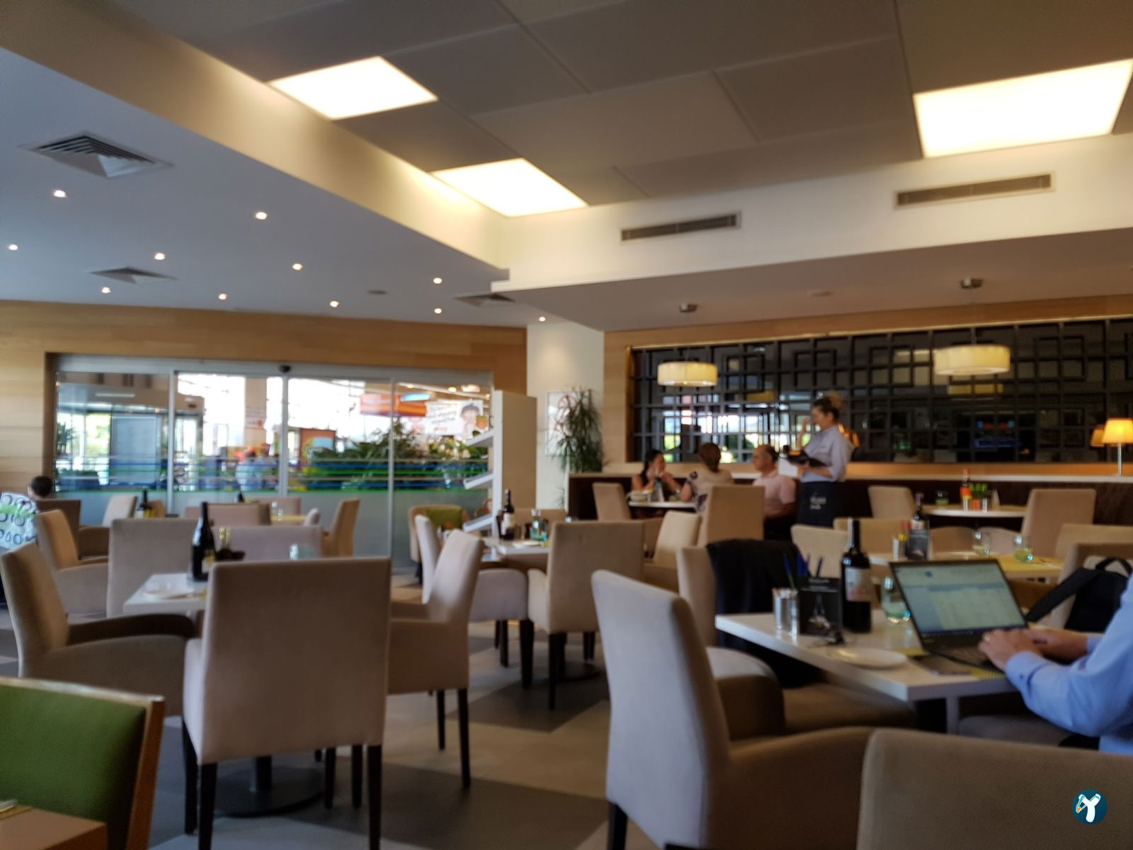 Divan Pub