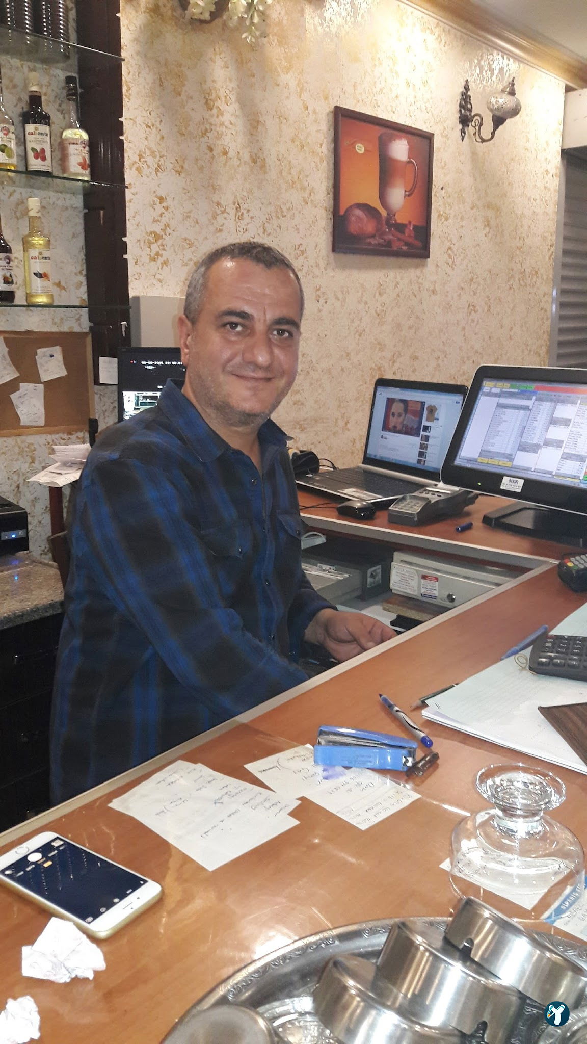 Renkli Bahçe Kafe