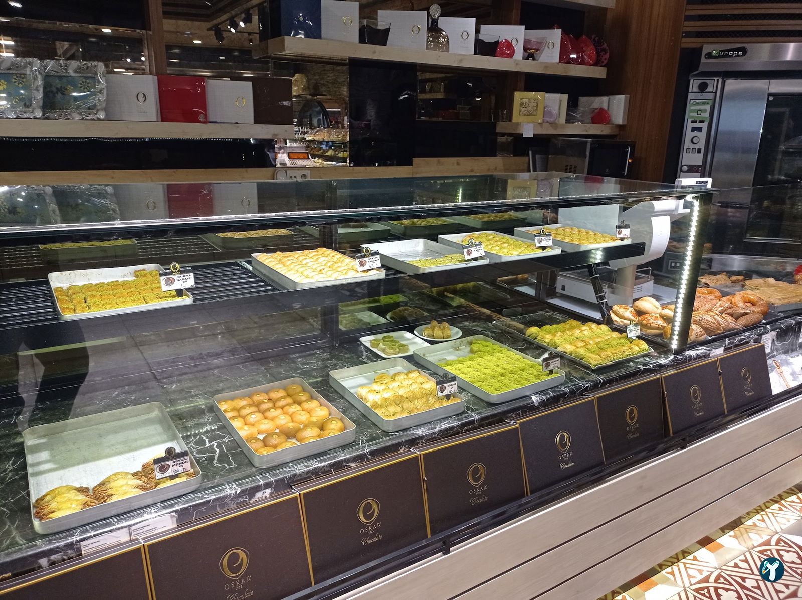 Oskar Patisserie