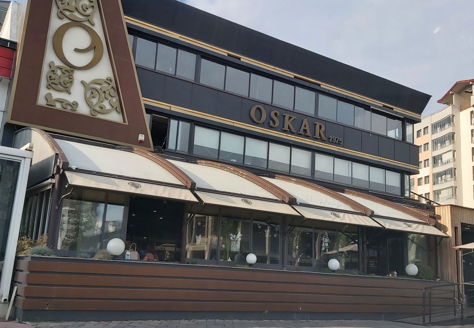 Oskar Patisserie