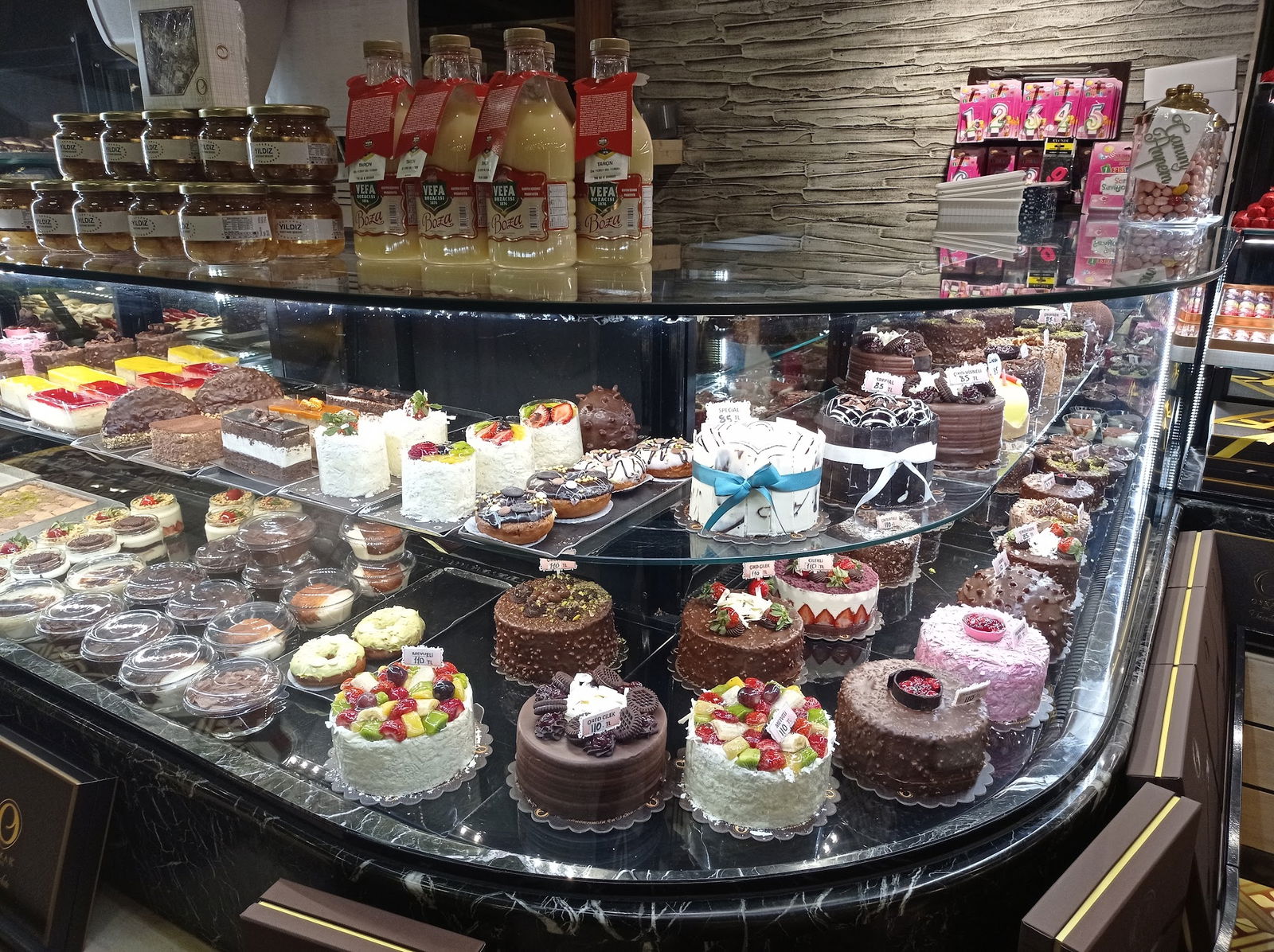 Oskar Patisserie