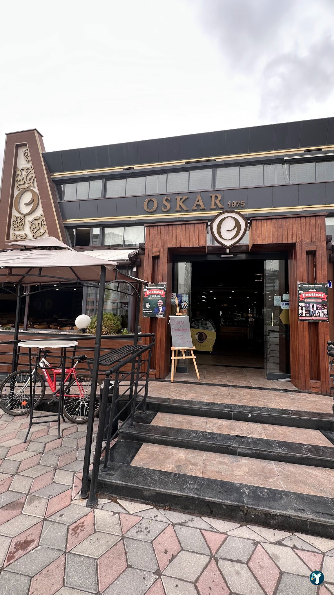 Oskar Patisserie