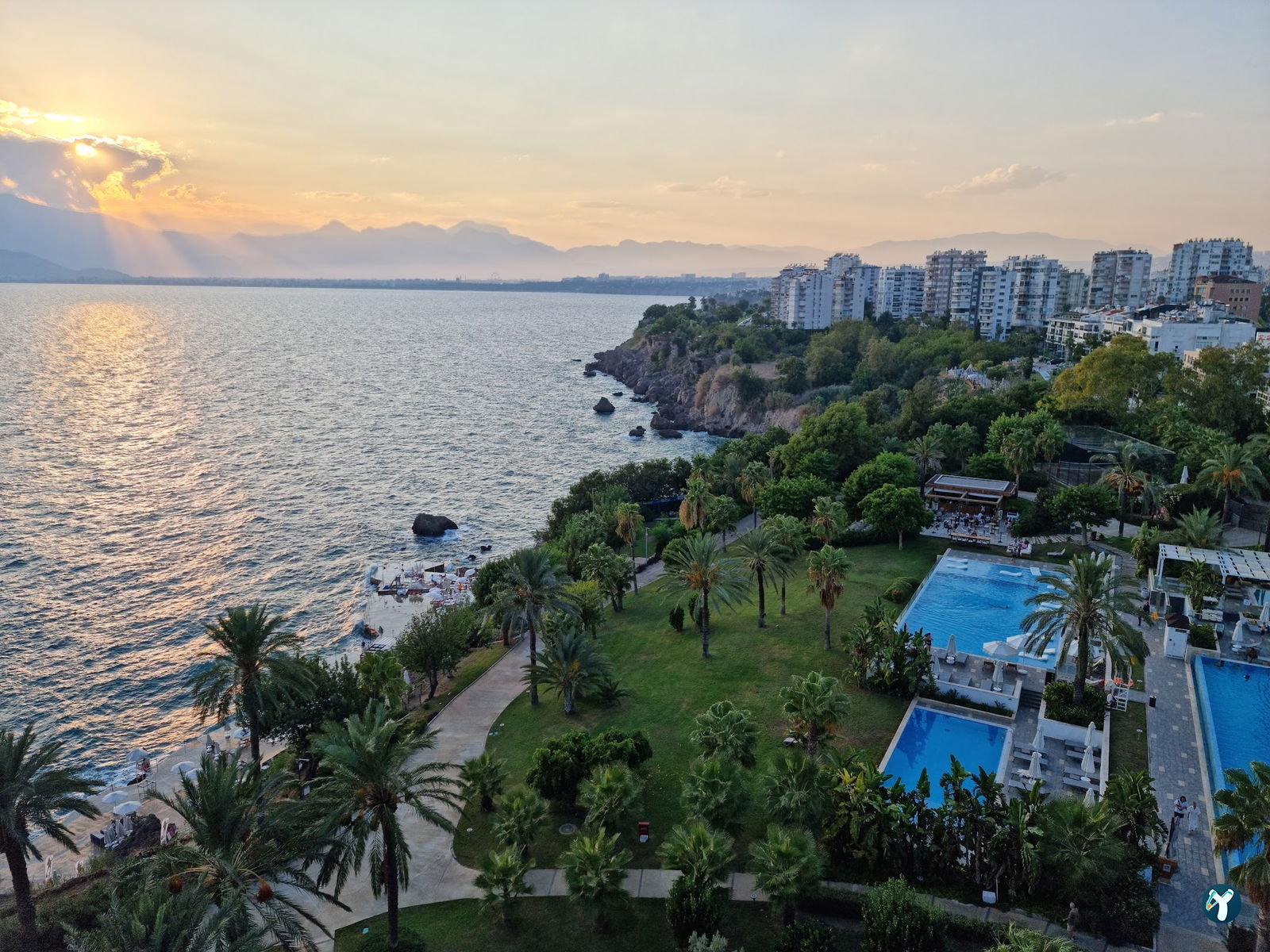 Akra Hotel