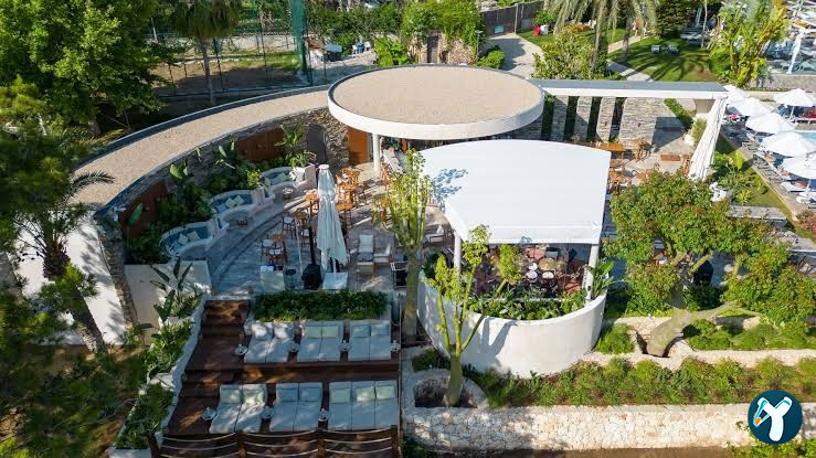 Akra Hotel