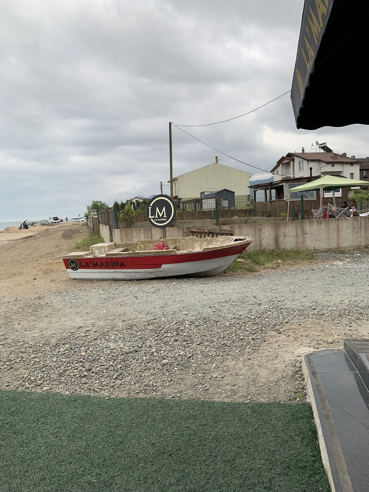 La'Marina Cafe & Restaurant