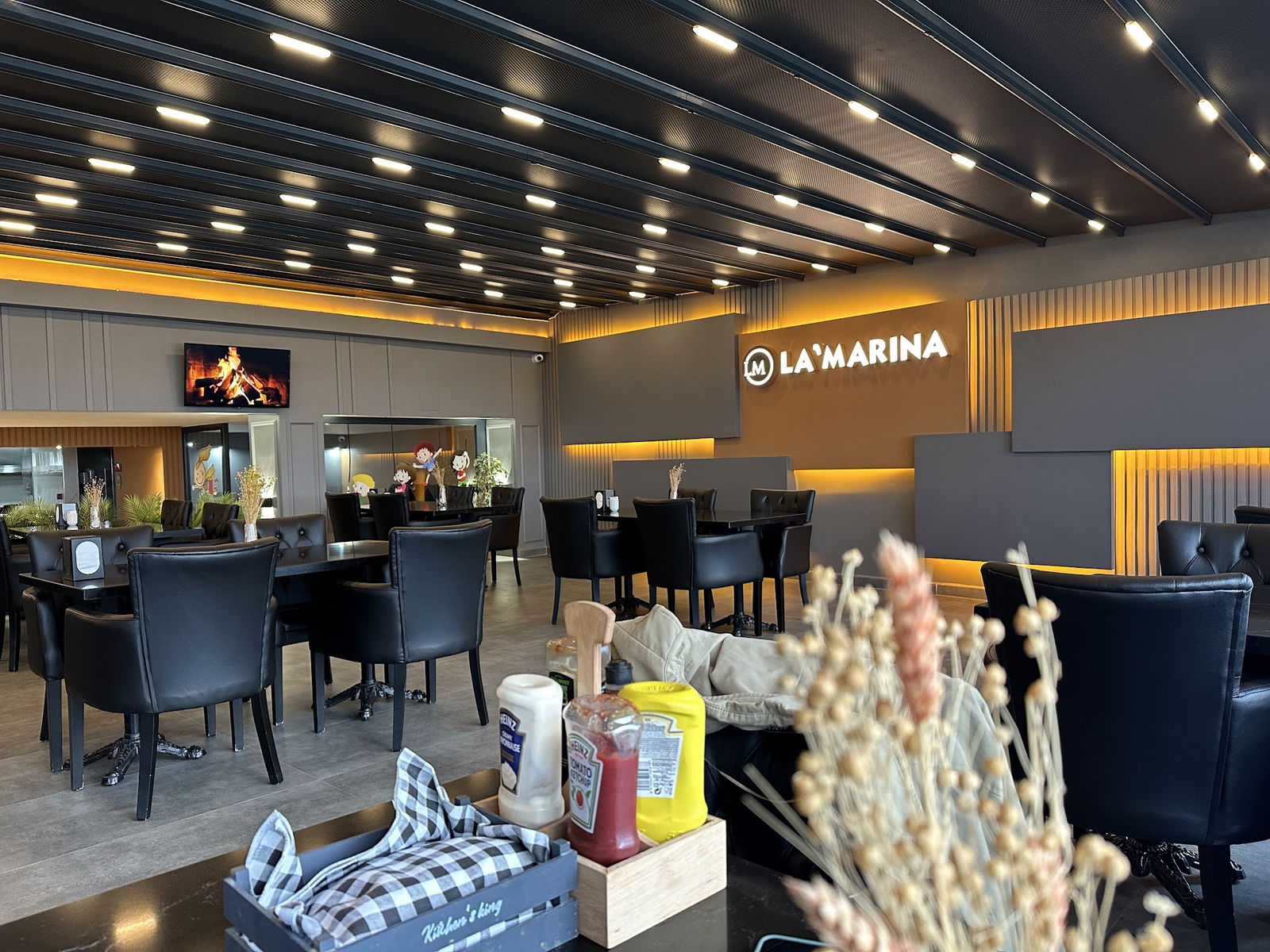 La'Marina Cafe & Restaurant