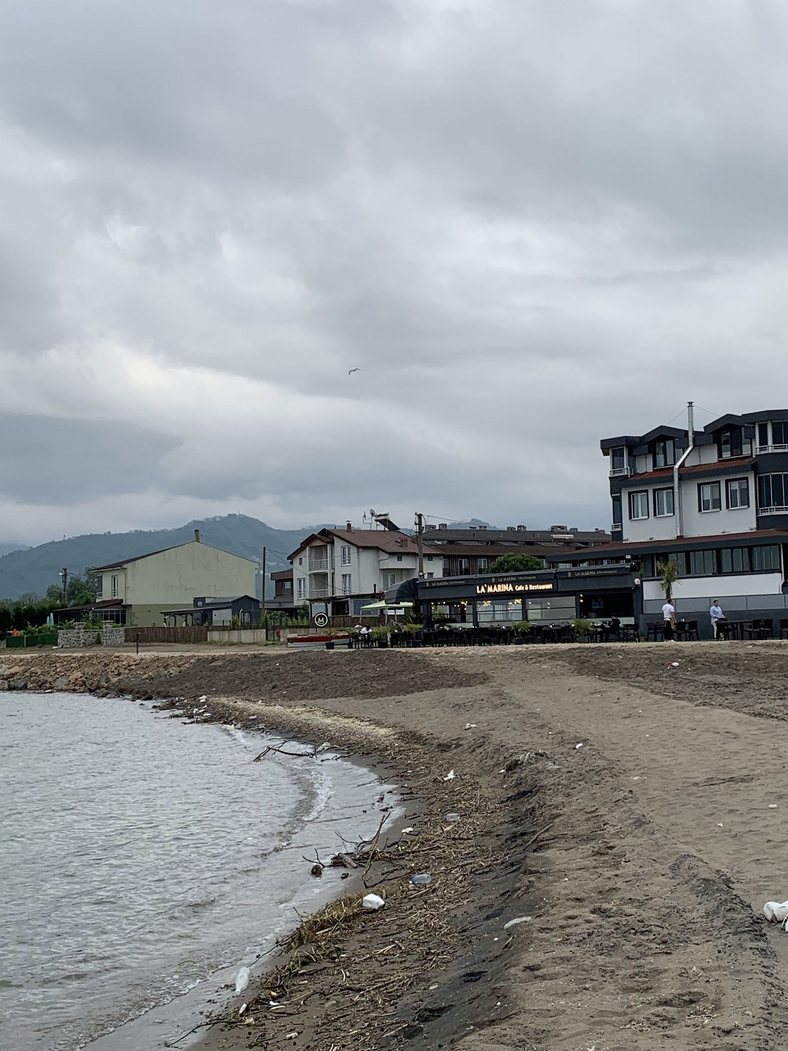 La'Marina Cafe & Restaurant