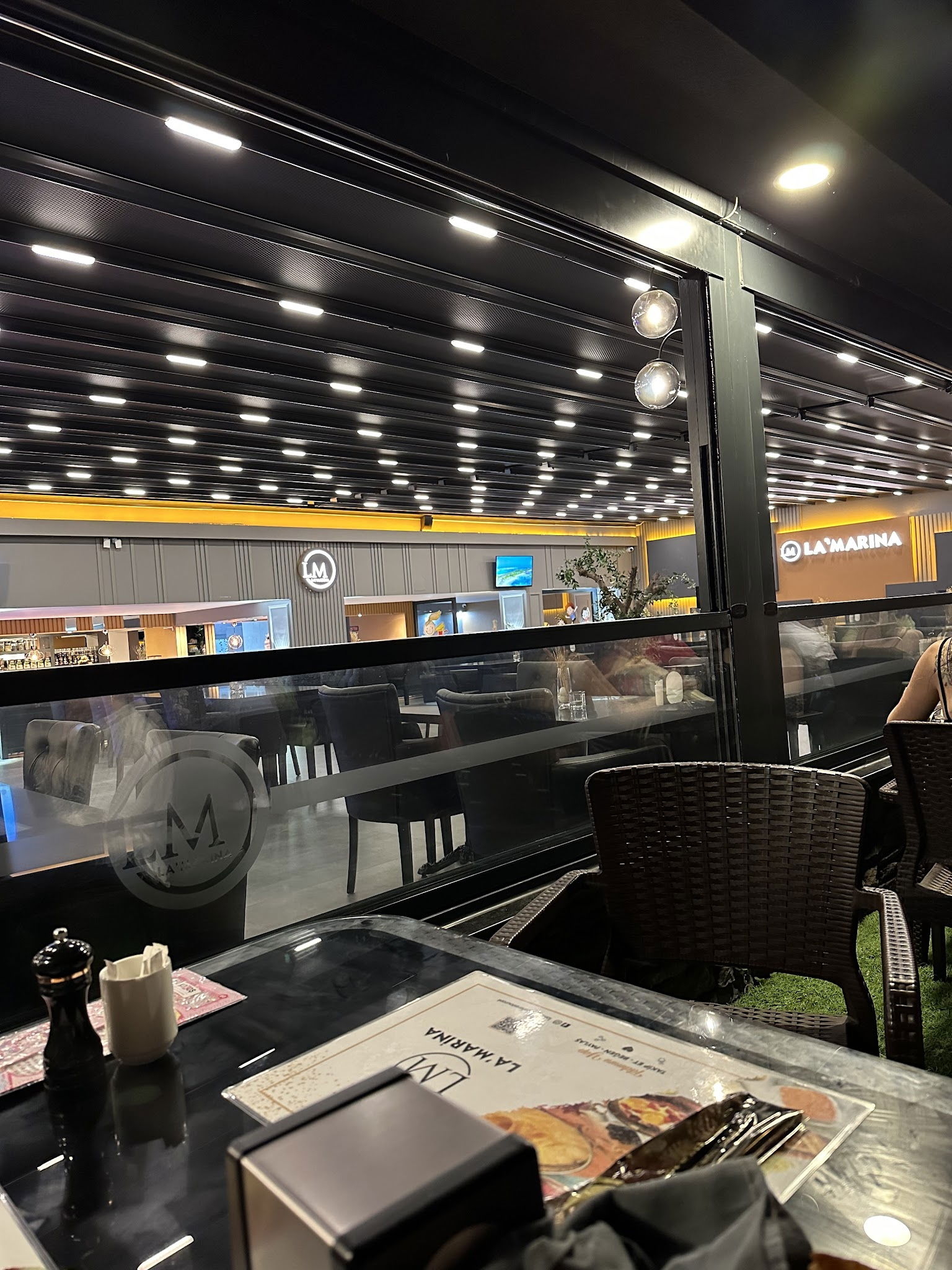 La'Marina Cafe & Restaurant