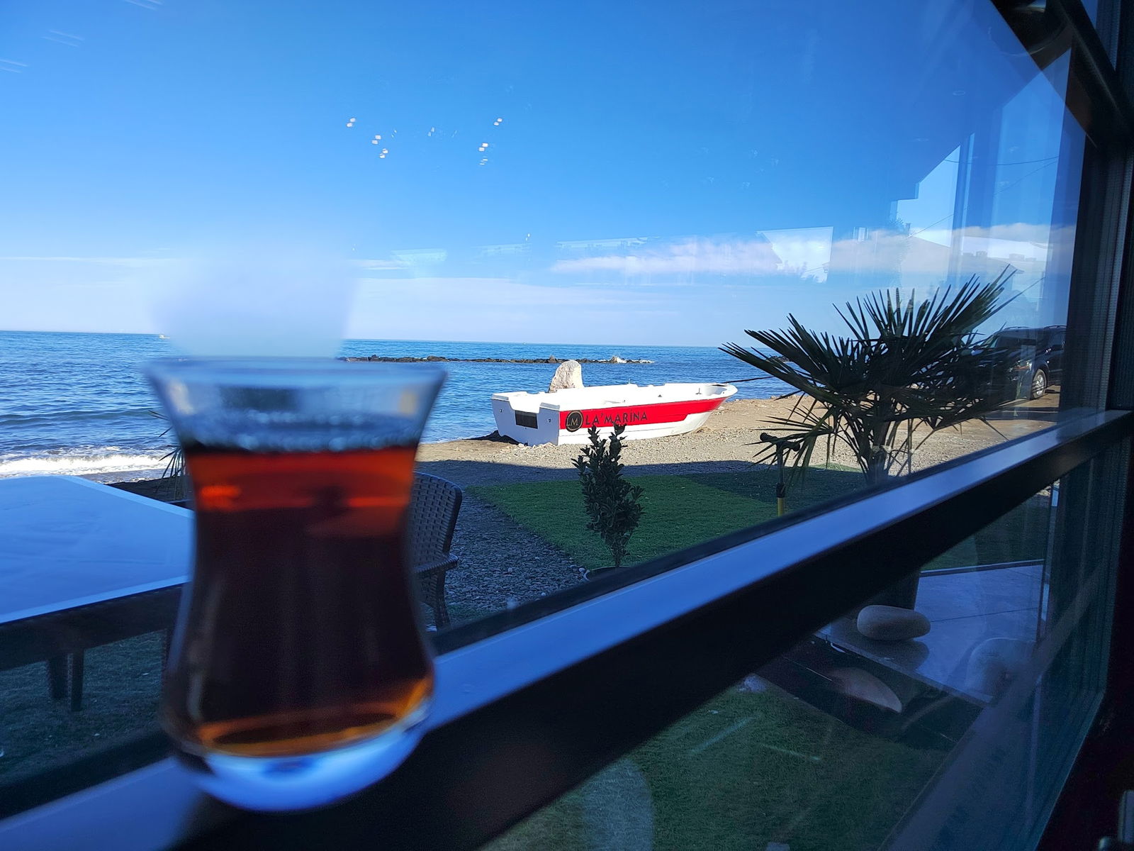 La'Marina Cafe & Restaurant