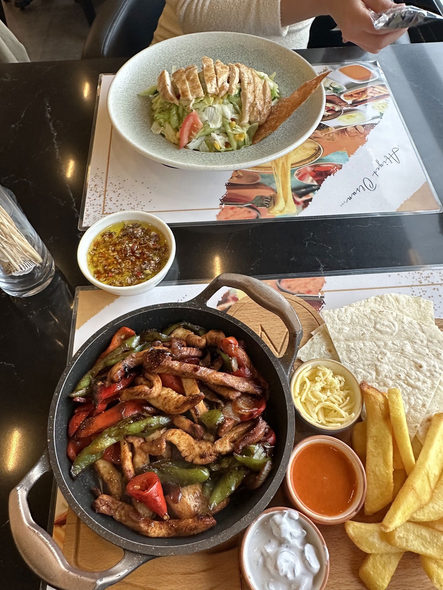 La'Marina Cafe & Restaurant