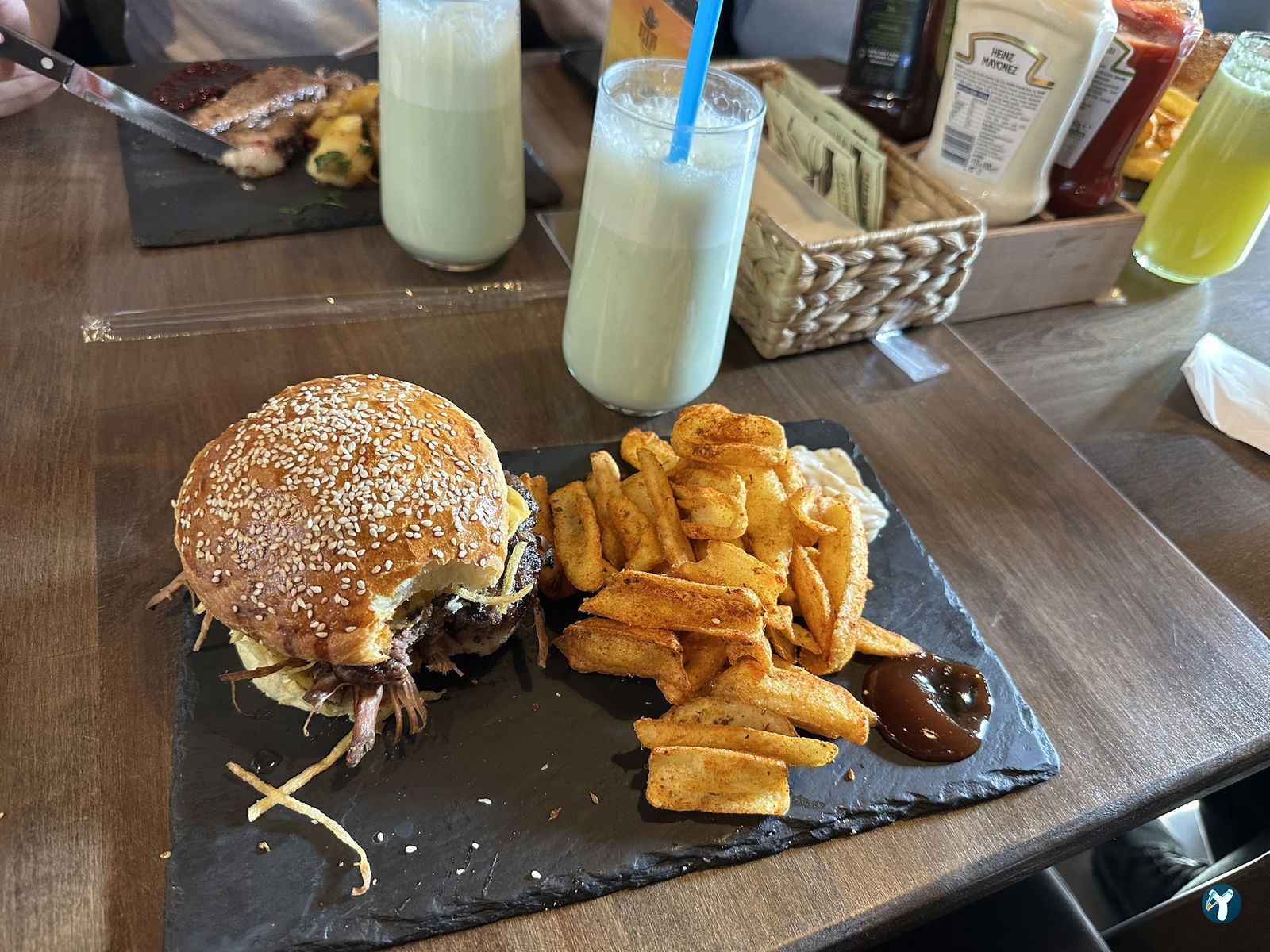 Herd'S Bbq & Burger