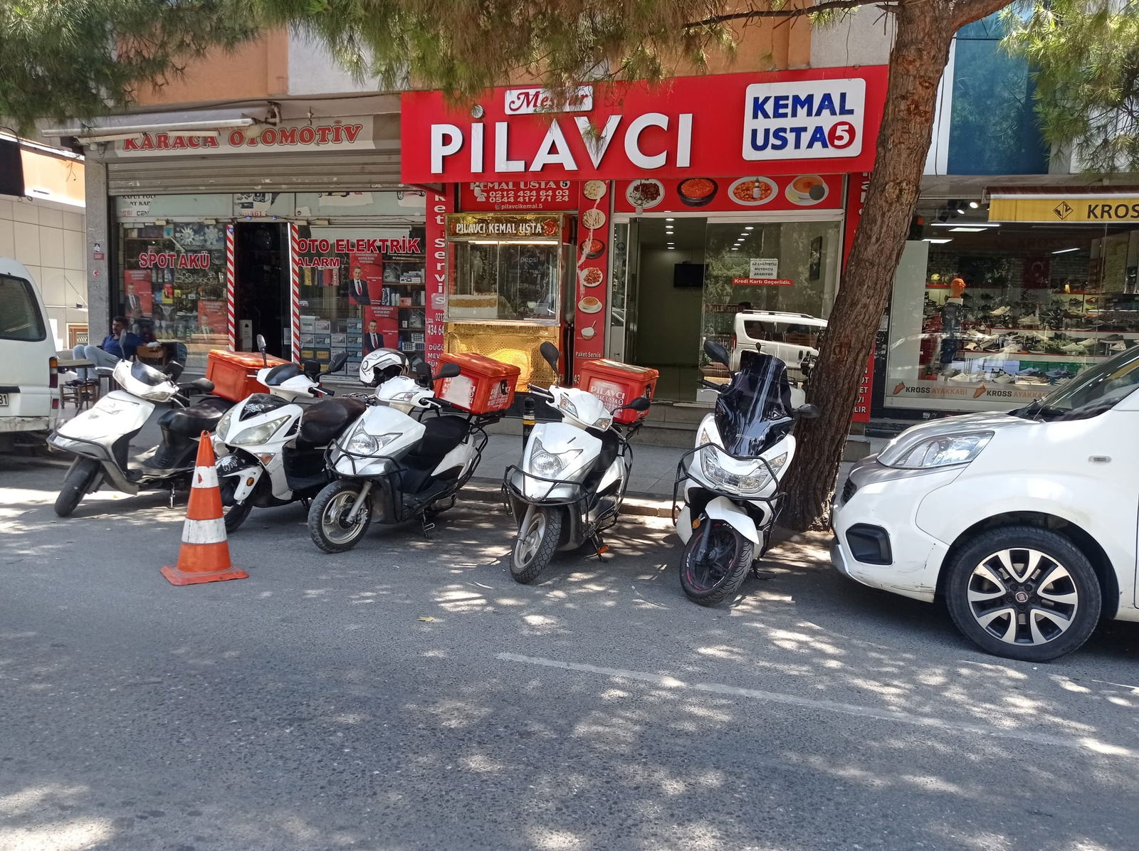 Meşhur Bağcılar Meydan Pilavcısı ( Yeni̇gün)