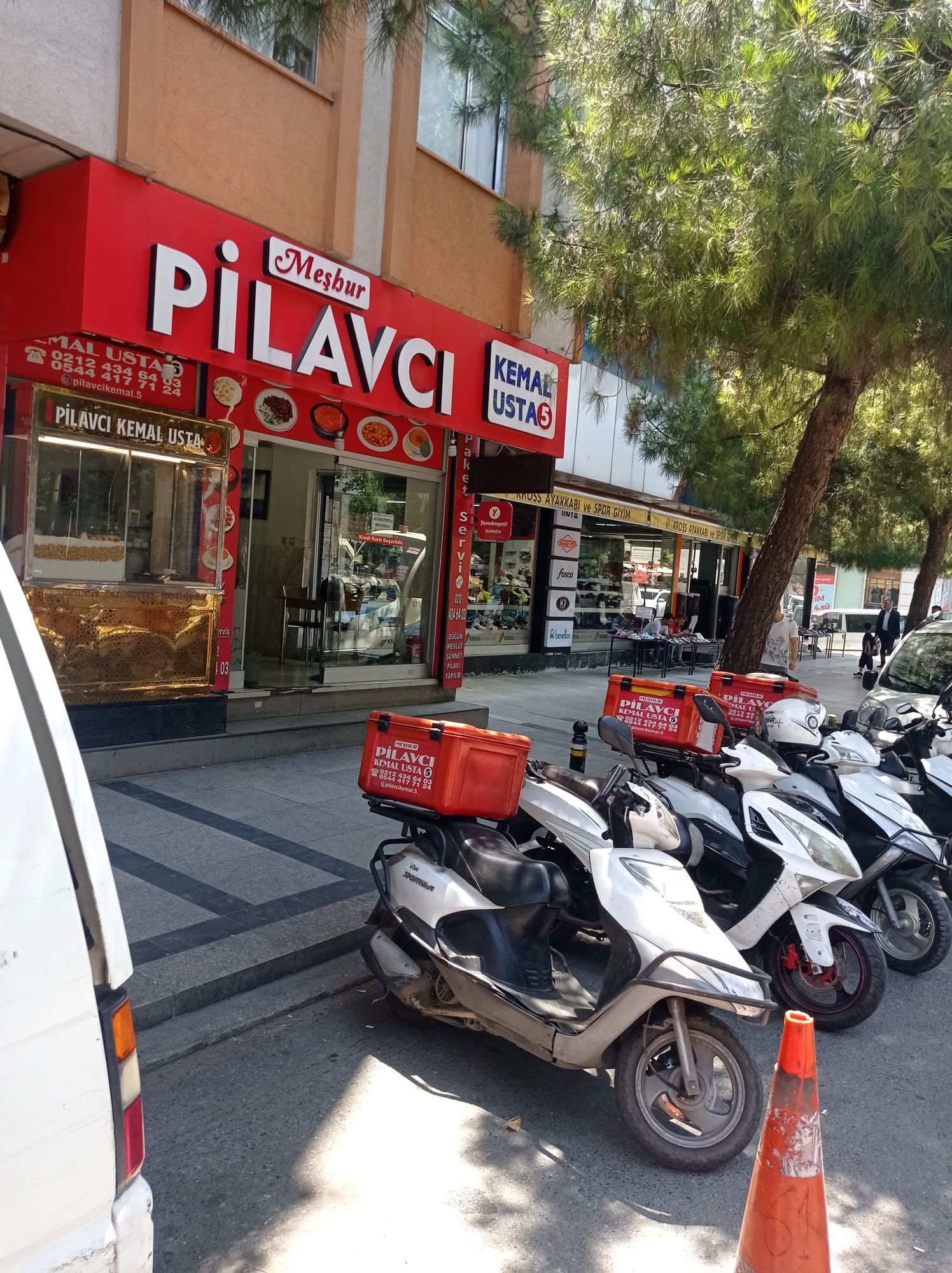 Meşhur Bağcılar Meydan Pilavcısı ( Yeni̇gün)