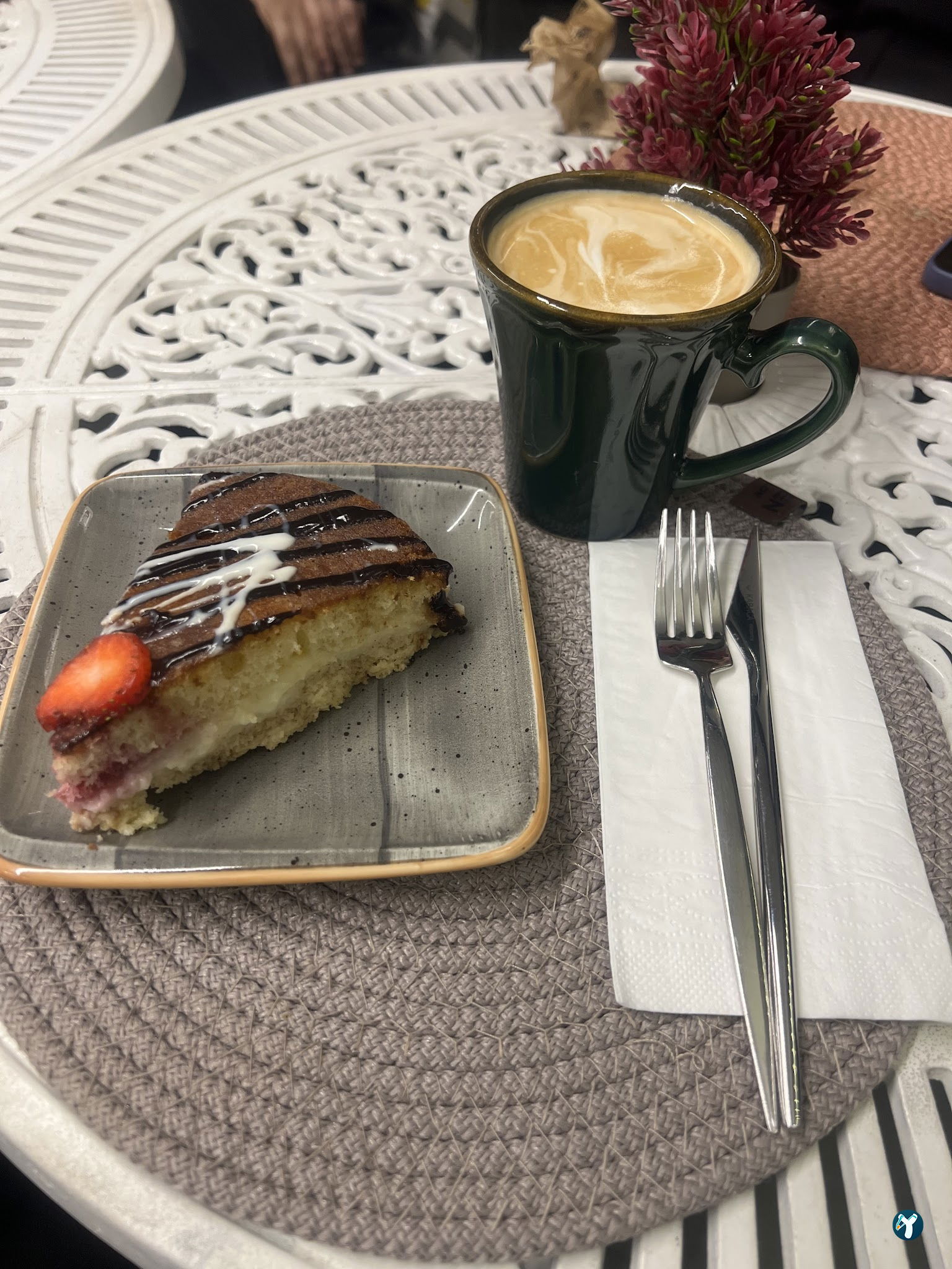 Luna Coffee & Food