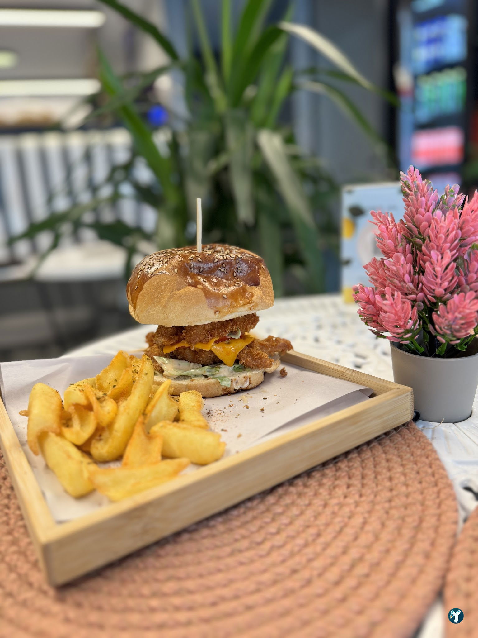 Luna Coffee & Food