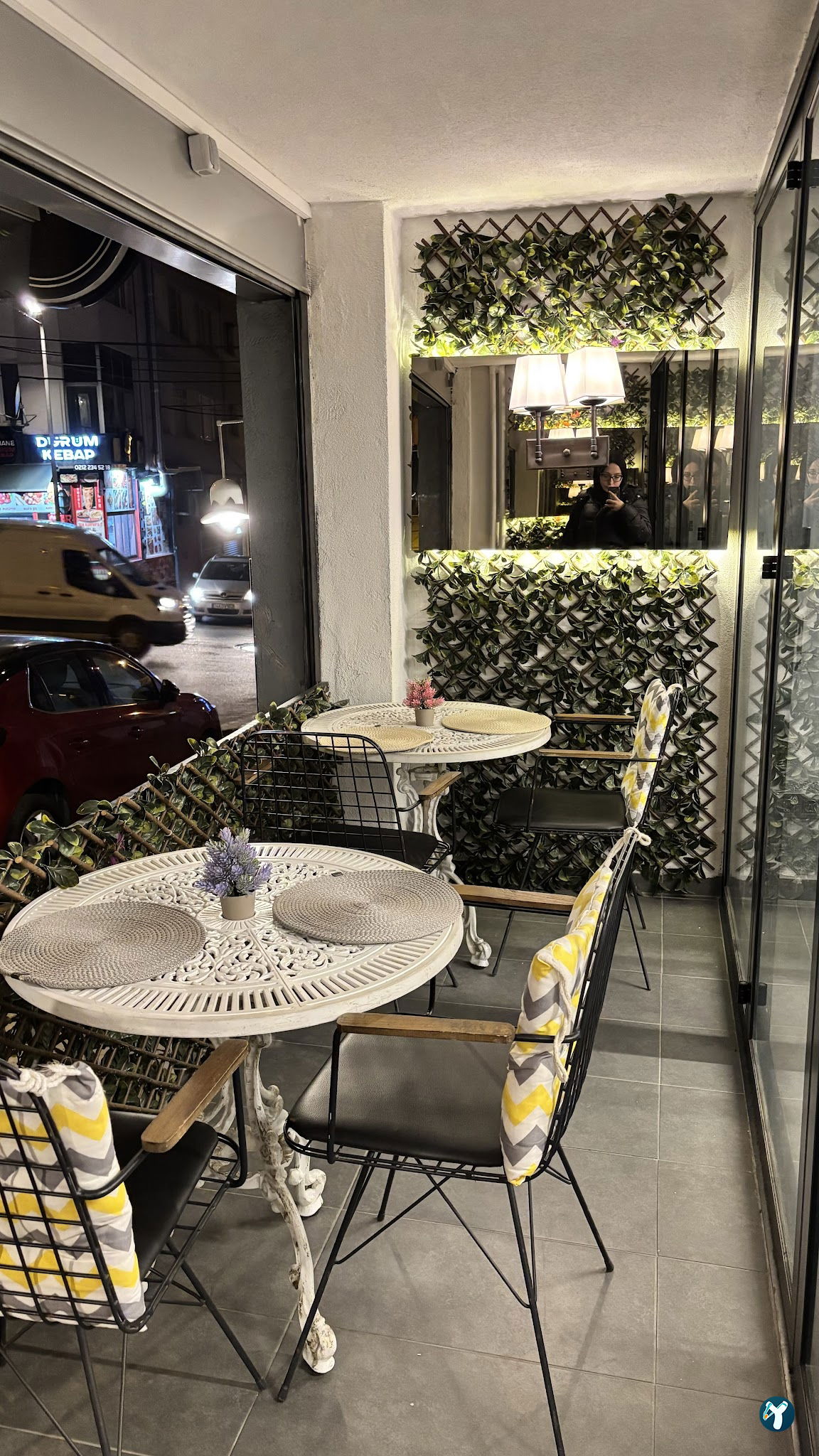 Luna Coffee & Food