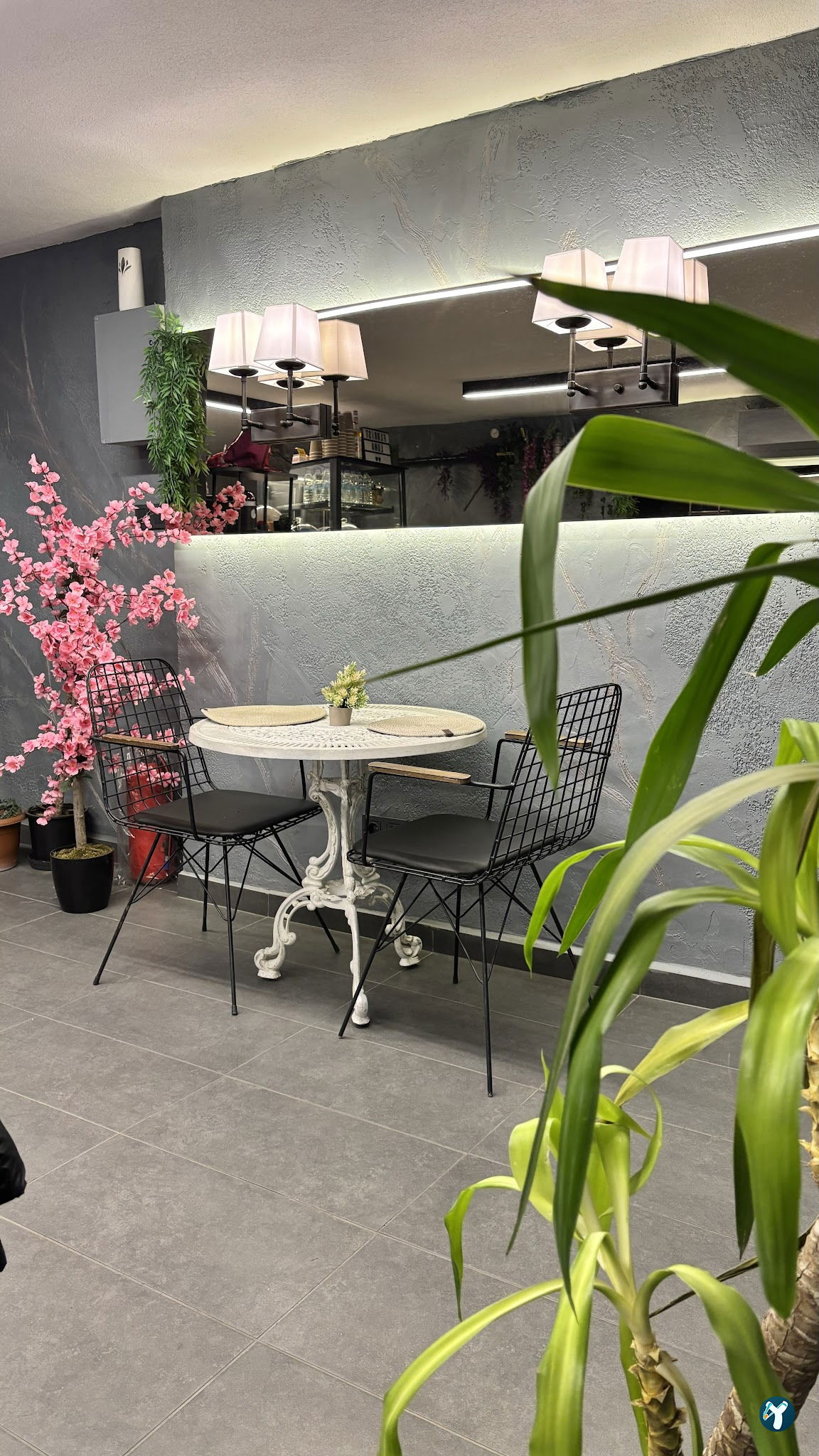 Luna Coffee & Food