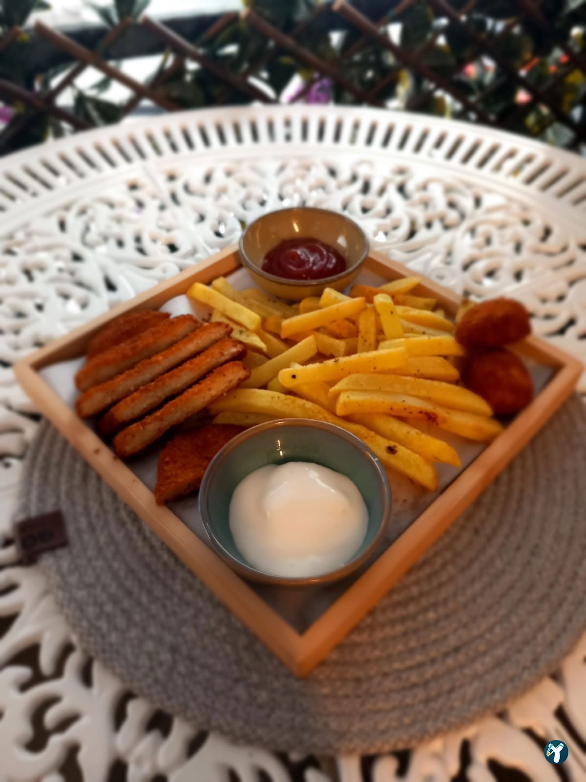 Luna Coffee & Food