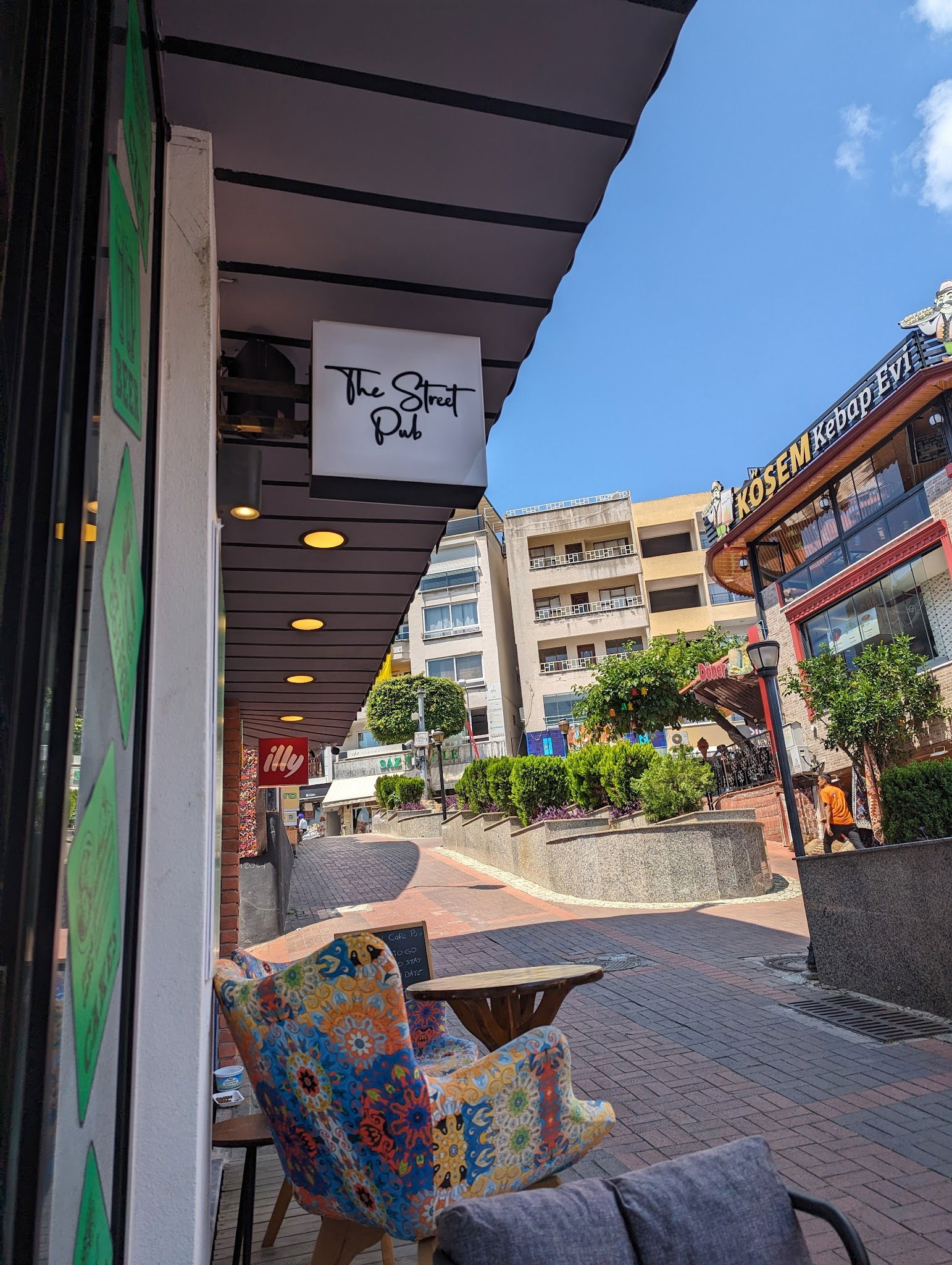 The Street Cafe & Pub (Sisters)